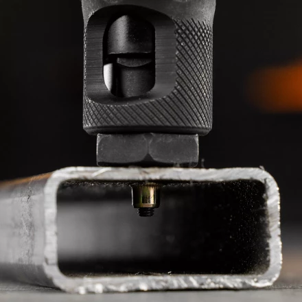 Заклепки резьбовые, стальные, оцинкованные, М3, пластиковый кейс, 200 шт. Denzel 40600 купить в Губкинске