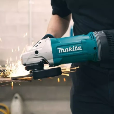 Угловая шлифовальная машина Makita GA7071X1 купить в Губкинске
