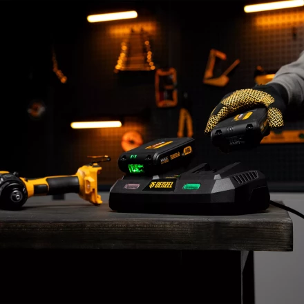 Устройство зарядное для аккумуляторов Denzel IBC-18-3.0-2, Li-Ion, 18В, 3.0 А, для двух батарей 28454 купить в Губкинске