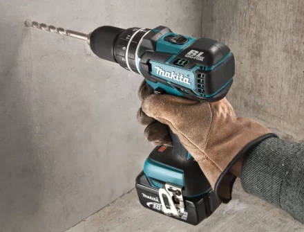 Дрель-шуруповерт аккумуляторная Makita DHP480RME купить в Губкинске