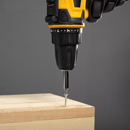 Дрель-шуруповерт сетевая SD-300-10// Denzel 26201 купить в Губкинске