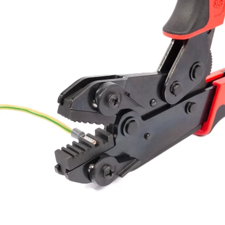 Пресс-клещи КВТ СТО+5 с 5 матрицами МПК для опрессовки разъемов, втулочных, изолированных и неизолированных наконечников (набор) (90777) купить в Губкинске