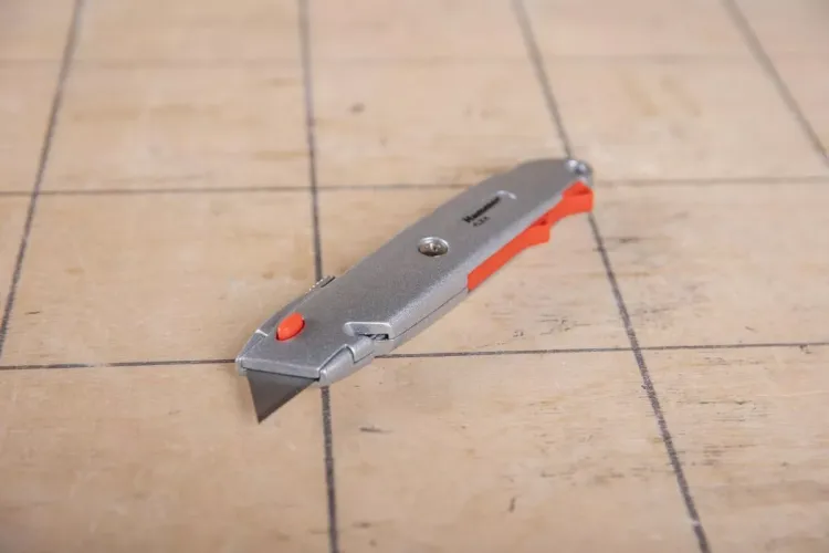 Нож HAMMER 601-006 купить в Губкинске