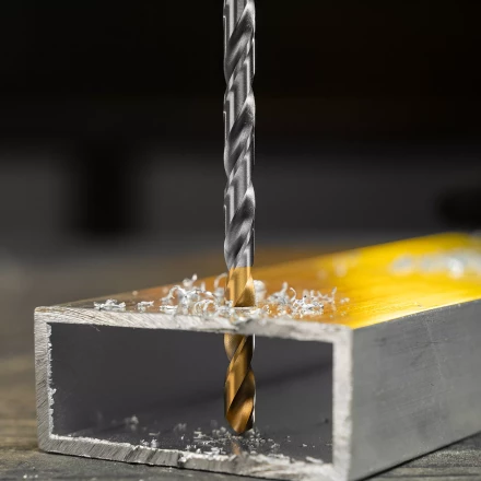 Сверло спиральное по металлу Denzel 6 х 139 мм, Р6М5, Golden Tip, удлиненное, 718256 купить в Губкинске