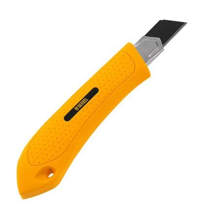 Нож Denzel, 18 мм, сменное лезвие, SK4, метал. направляющая, винтовой фиксатор, 78943 купить в Губкинске