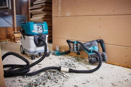 Пылесос строительный аккумуляторный 76В Makita VC006GMZ01, сухая и влажная уборка, 40л (без АКБ и ЗУ) купить в Губкинске