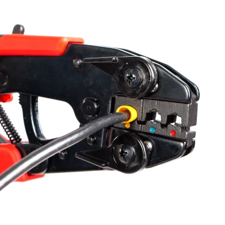 Пресс-клещи КВТ СТВ+9 с 9 матрицами МПК для опрессовки разъемов, втулочных, изолированных и неизолированных наконечников (набор) (89183) купить в Губкинске