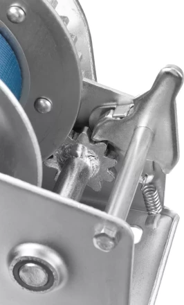 Лебедка ручная барабанная ЗУБР "ПРОФЕССИОНАЛ", тяговая, ленточная, 1,1т, 10м 43115-1.1 купить в Губкинске