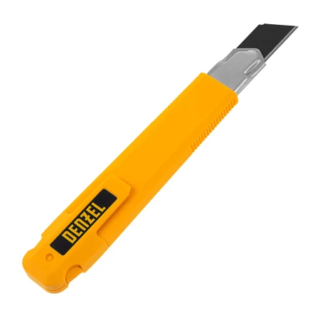 Нож Denzel, 18 мм, сменное лезвие, SK4, метал. направляющая, клипса, нажимной фиксатор, 78940 купить в Губкинске