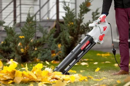 Пылесос ЗУБР садовый электрический, мусоросборник 40л, 2600Вт, 11000 - 15000об/мин, 12м3/мин, 160-270км/ч ЗПСЭ-2600 купить в Губкинске