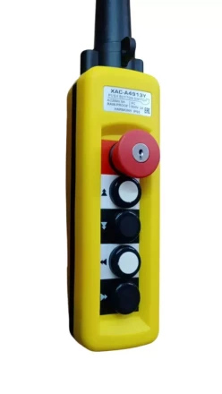 Пульт управления XAC-A4913Y для тали (4 кнопки, 2 скорости, ключ-марка, стоп, IP65, 380В) 1044631 купить в Губкинске