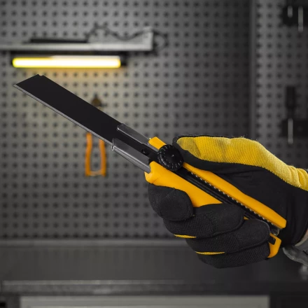 Нож Denzel, 25 мм, сменное лезвие, SK4, корпус из TPR, метал. направляющая, винтовой фиксатор, 78945 купить в Губкинске