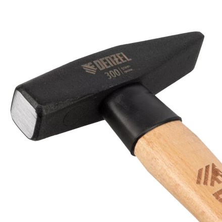 Молоток слесарный, 300 г Denzel, кованый квадратный боек, буковая рукоятка, 10427 купить в Губкинске
