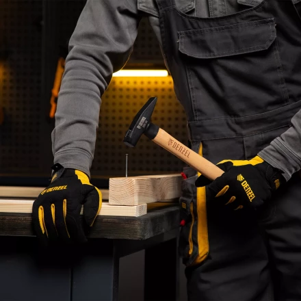 Молоток слесарный, 300 г Denzel, кованый квадратный боек, буковая рукоятка, 10427 купить в Губкинске