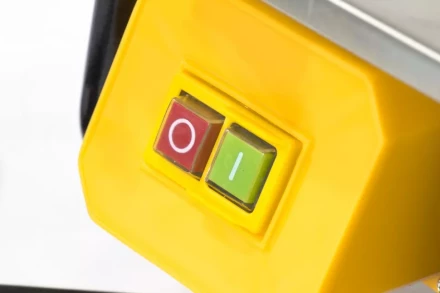 Плиткорез электрический Denzel TCD 180 C-1 96505 купить в Губкинске