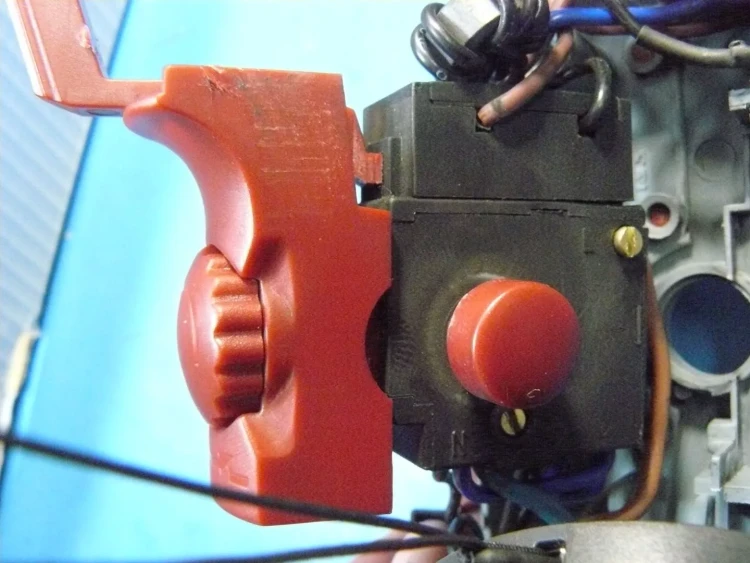 Выключатель LIDA FA2-6/1BEK 6(6)A 250V~ 5E4 U502-850-004 купить в Губкинске