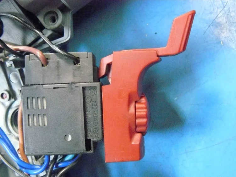 Выключатель LIDA FA2-6/1BEK 6(6)A 250V~ 5E4 U502-850-004 купить в Губкинске