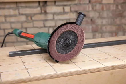 Круг Лепестковый Торцевой (КЛТ) HAMMER КЛТ 1 Ф180х22 Р80 213-032 купить в Губкинске