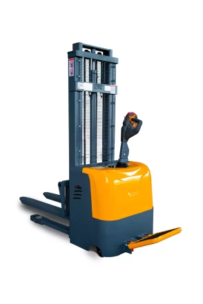 Штабелер самоходный 2,0 т 3,5 м XILIN CDD20K-EN 24/165 В/Ач (с платформой) 1045743 купить в Губкинске