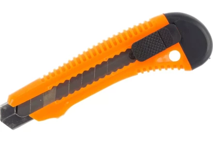 Нож с выдвижным лезвием 18 мм, пластиковый корпус, металлическая направляющая, Вихрь 73/10/10/2 купить в Губкинске