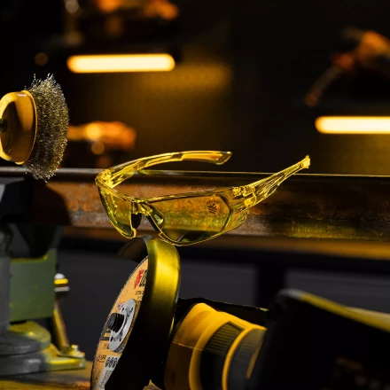 Очки защитные открытые Denzel 89199, поликарбонатные, желтая линза купить в Губкинске