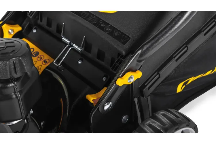 Бензиновая газонокосилка CHAMPION LM4215 купить в Губкинске