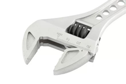 Ключ разводной 250 мм CrV двухкомпонентная ручка GROSS 15562 купить в Губкинске