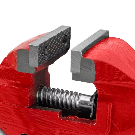 Тиски слесарные MTX 50 мм настольные поворотные c наковальней 18675 купить в Губкинске