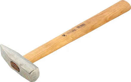 Молоток слесарный 500 г квадратный боек деревянная рукоятка Россия 10270 купить в Губкинске