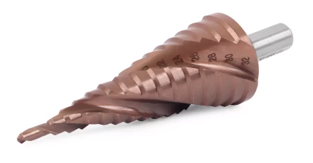 Ступенчатое сверло MESSER HSS CO 4-32х15 с кобальтовым покрытием и тремя спиральными канавками. купить в Губкинске