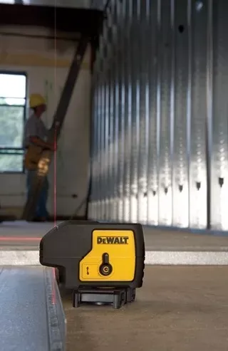 Лазерный нивелир DeWalt DW 083 К купить в Губкинске