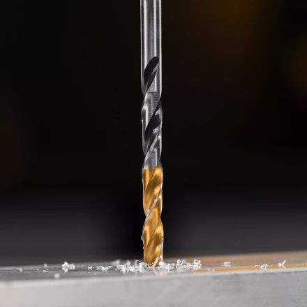 Сверло спиральное по металлу Denzel 5 x 86мм, Р6М5, Golden Tip, многогранная заточка, 718276 купить в Губкинске