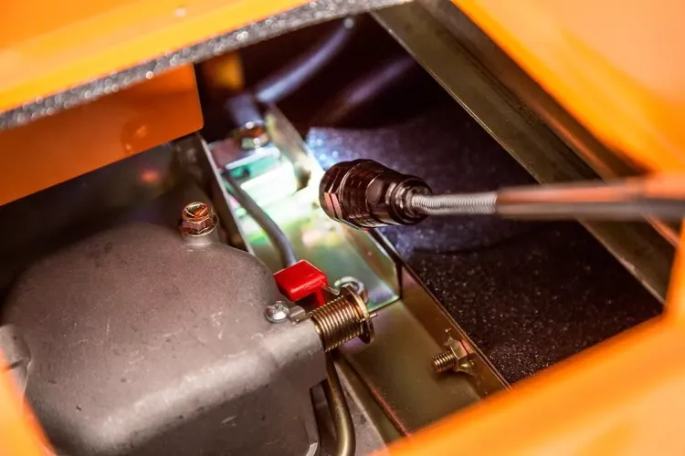 Фонарь TESLA LK3-12A купить в Губкинске