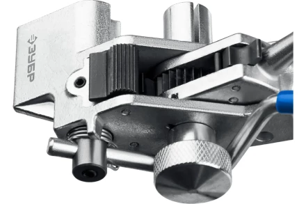 Инструмент для натяжения ленты ИНХ-20 ЗУБР 22624 купить в Губкинске