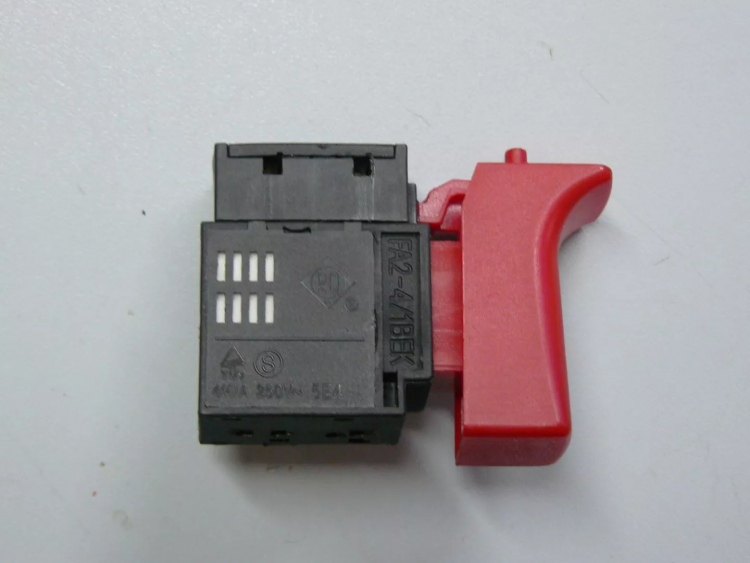 Выключатель FA2-4/1 BEK 4(4)A 250V~ 5E4 V000-000-677 купить в Губкинске