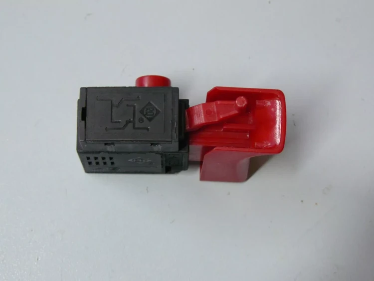 Выключатель FA2-4/1 BEK 4(4)A 250V~ 5E4 V000-000-677 купить в Губкинске
