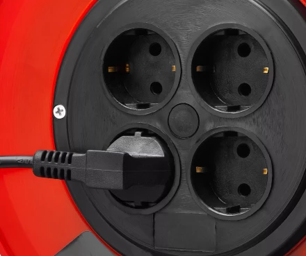 Удлинитель на катушке &quot;ПВС 307&quot;, 30 м, 2500 Вт, 4 гнезда, ПВС 3х0,75 кв мм, ЗУБР 55083-30 купить в Губкинске