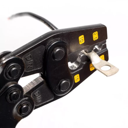 Пресс-клещи КВТ ПК-16у с матрицей для опрессовки неизолированных медных наконечников до 16 мм (64702) купить в Губкинске