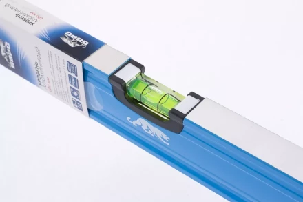 Уровень алюминиевый 600 мм профиль 1.6 мм фрезерованный ударопрочные заглушки 3 глазка БАРС 34422 купить в Губкинске